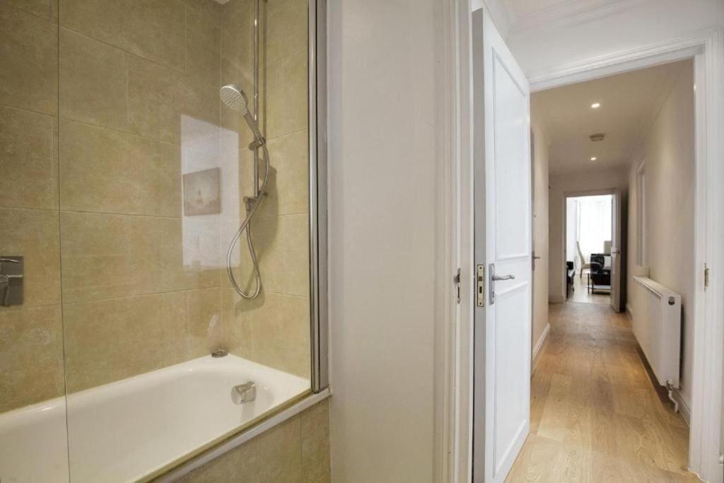 Lovely Kensington Flat Лондон Экстерьер фото